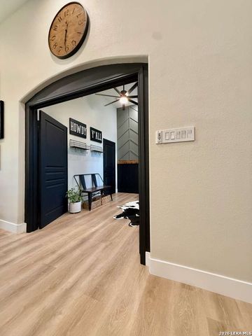 25715 GREEN RIVER DR, San Antonio, TX 78260