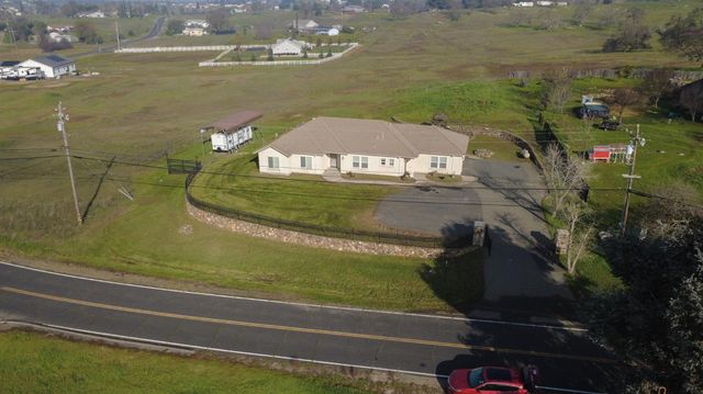 3255 Village Dr, Ione, CA 95640