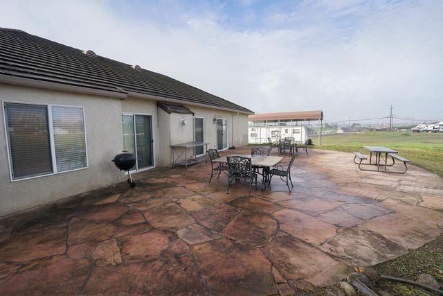 3255 Village Dr, Ione, CA 95640