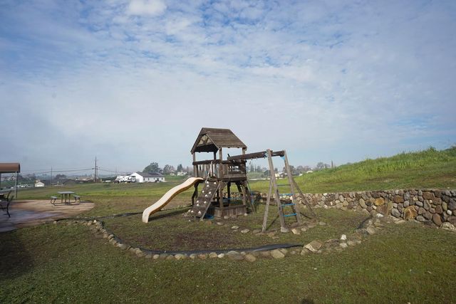 3255 Village Dr, Ione, CA 95640