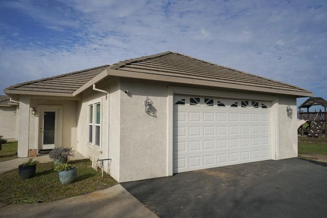 3255 Village Dr, Ione, CA 95640