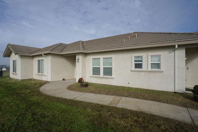 3255 Village Dr, Ione, CA 95640