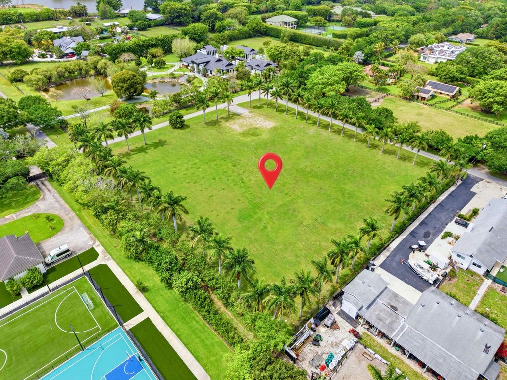 Image 5 of property listing at 8480 Stagecoach Lane, Boca Raton, FL 33496