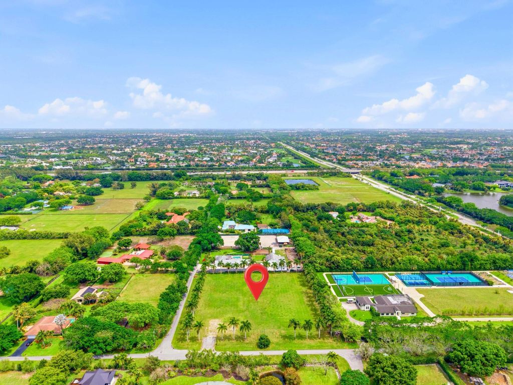 Image 9 of property listing at 8480 Stagecoach Lane, Boca Raton, FL 33496