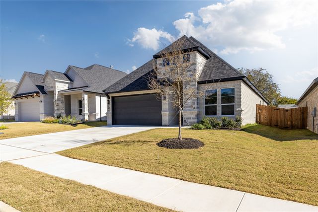 904 Boston Lane, River Oaks, TX 76114