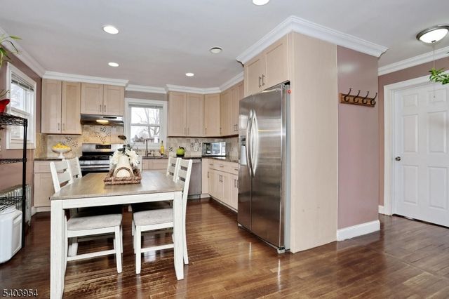 22 Paroubek St, Little Ferry Boro, NJ 07643