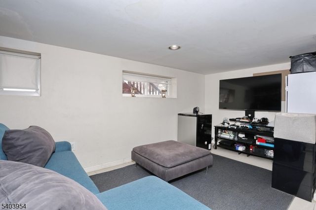 22 Paroubek St, Little Ferry Boro, NJ 07643