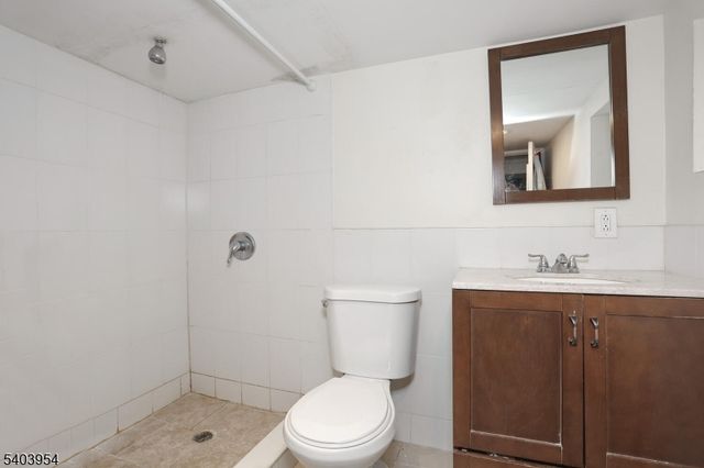 22 Paroubek St, Little Ferry Boro, NJ 07643