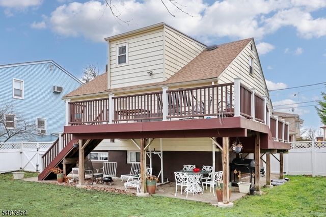 22 Paroubek St, Little Ferry Boro, NJ 07643