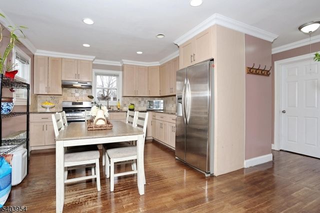 22 Paroubek St, Little Ferry Boro, NJ 07643