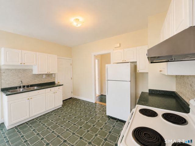 122 Atwater Street, New Haven, CT 06513