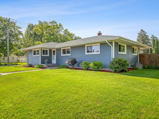 7922 Elm Avenue, Machesney Park, IL 61115