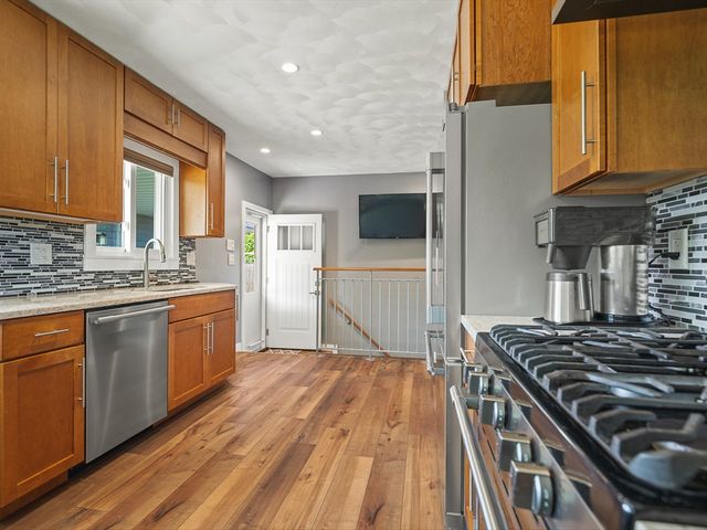 7922 Elm Avenue, Machesney Park, IL 61115