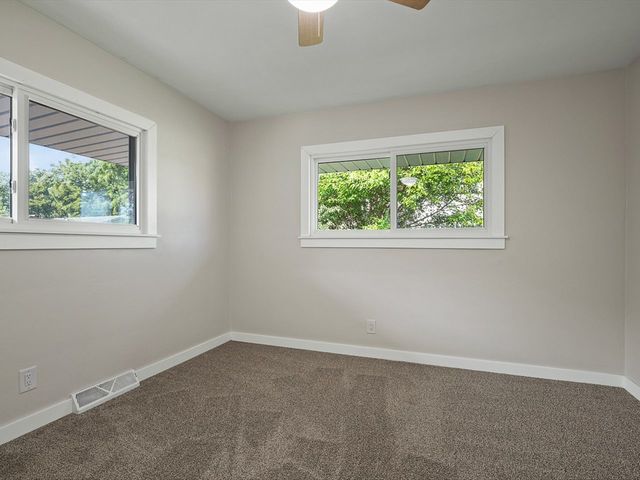 7922 Elm Avenue, Machesney Park, IL 61115
