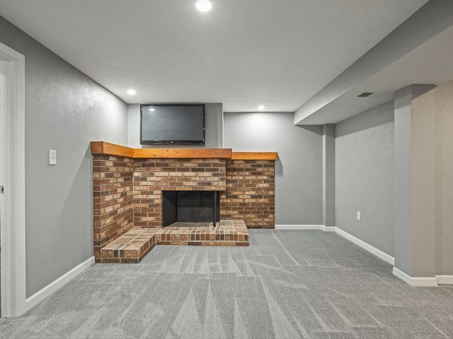 7922 Elm Avenue, Machesney Park, IL 61115
