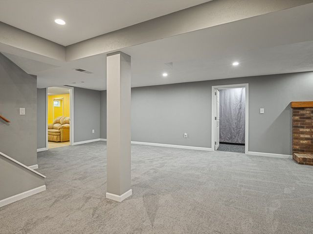 7922 Elm Avenue, Machesney Park, IL 61115