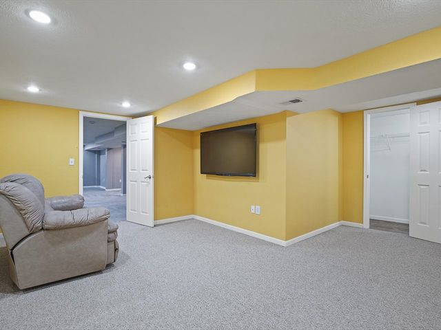 7922 Elm Avenue, Machesney Park, IL 61115