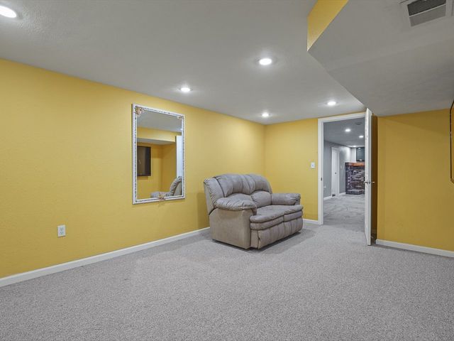 7922 Elm Avenue, Machesney Park, IL 61115