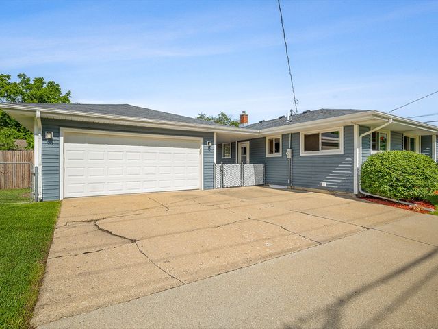7922 Elm Avenue, Machesney Park, IL 61115