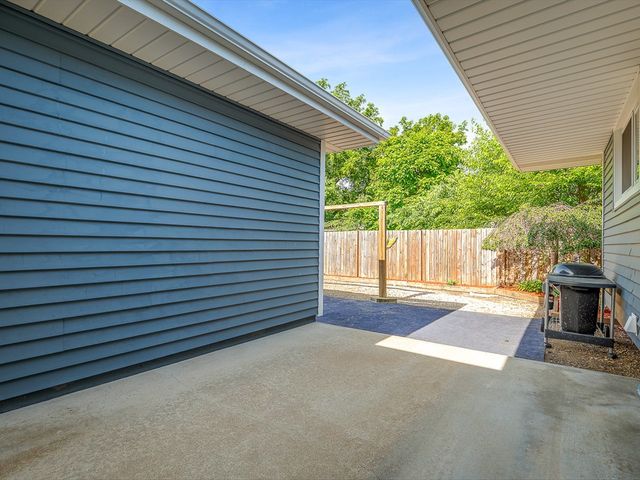 7922 Elm Avenue, Machesney Park, IL 61115