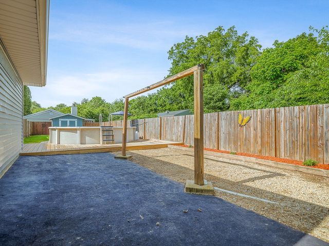 7922 Elm Avenue, Machesney Park, IL 61115