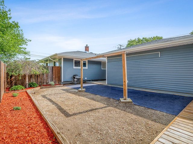 7922 Elm Avenue, Machesney Park, IL 61115