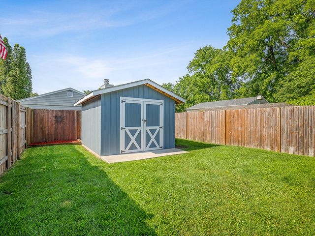 7922 Elm Avenue, Machesney Park, IL 61115