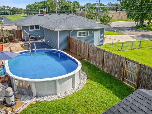 7922 Elm Avenue, Machesney Park, IL 61115