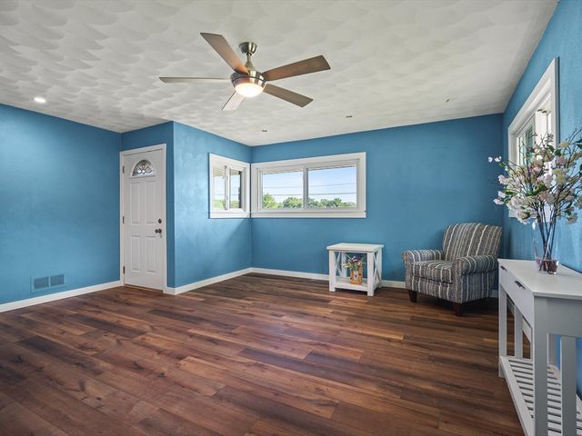 7922 Elm Avenue, Machesney Park, IL 61115