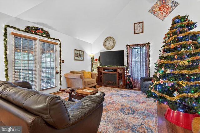 439 HUNTINGTON DR, Mountville, PA 17554