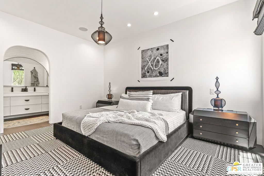 Image 3 of property listing at 303 Ameno Drive, Palm Springs, CA 92262
