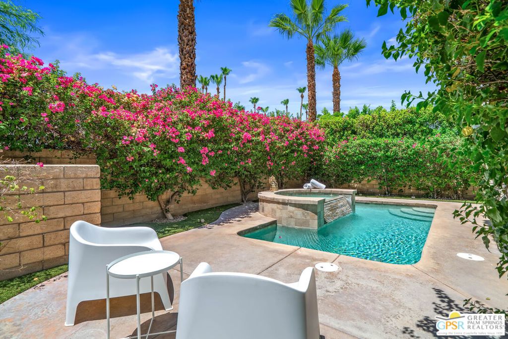 Image 5 of property listing at 303 Ameno Drive, Palm Springs, CA 92262