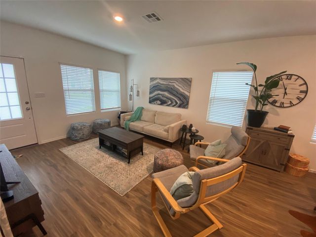 1340 Weatherford LN, Leander, TX 78641