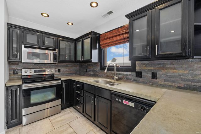 5401 Welsh Glen Run, Fort Wayne, IN 46804