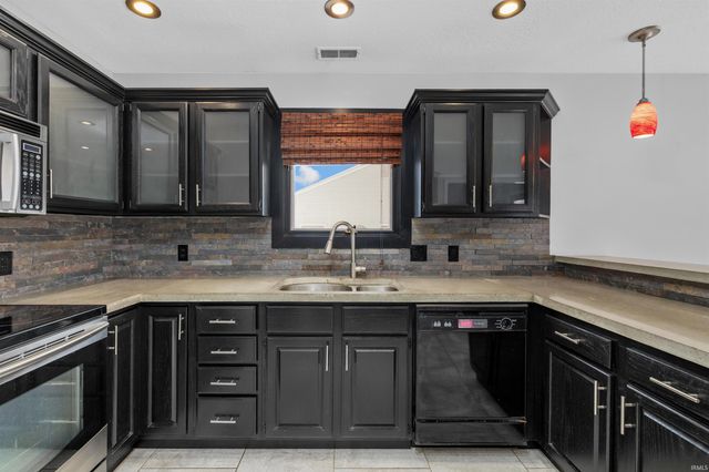 5401 Welsh Glen Run, Fort Wayne, IN 46804