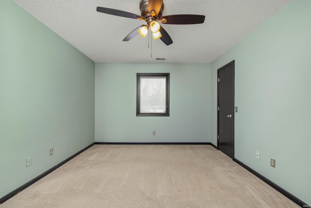 5401 Welsh Glen Run, Fort Wayne, IN 46804