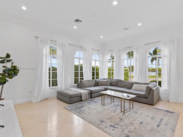 1223 Jackson St, Hollywood, FL 33019