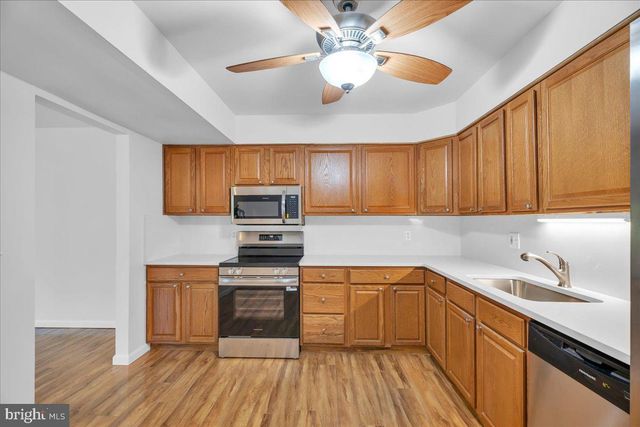 305 HAZELWOOD LN, Marlton, NJ 08053