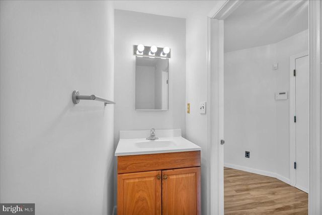 305 HAZELWOOD LN, Marlton, NJ 08053