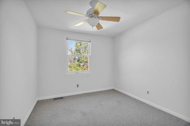 305 HAZELWOOD LN, Marlton, NJ 08053