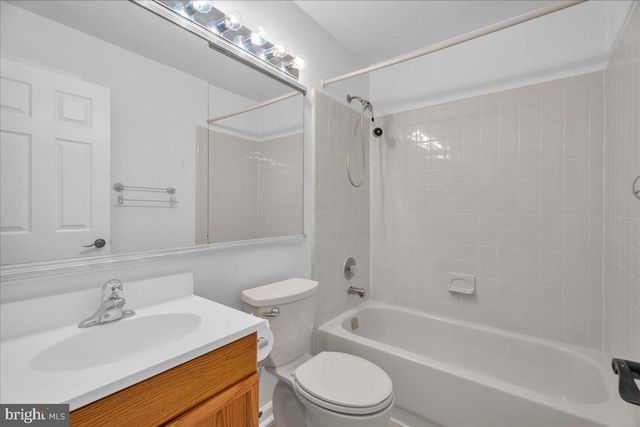 305 HAZELWOOD LN, Marlton, NJ 08053