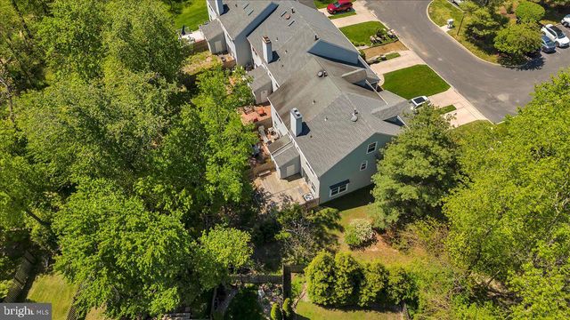305 HAZELWOOD LN, Marlton, NJ 08053