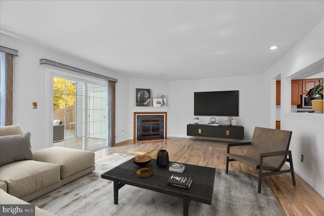 305 HAZELWOOD LN, Marlton, NJ 08053