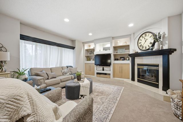 4825 Meadow Creek Drive S, Fargo, ND 58104