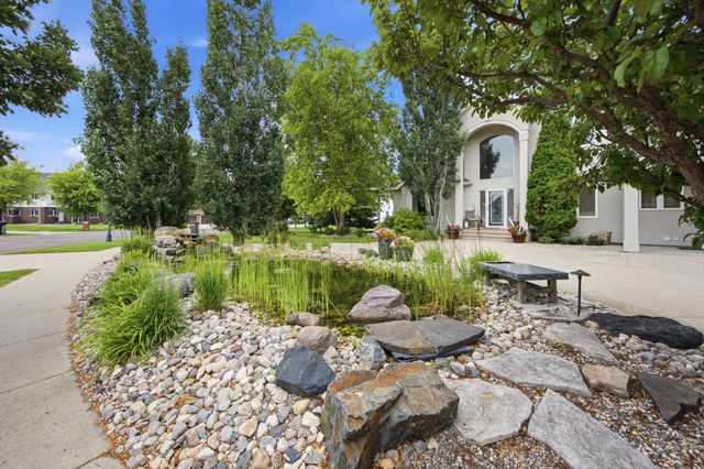 4825 Meadow Creek Drive S, Fargo, ND 58104