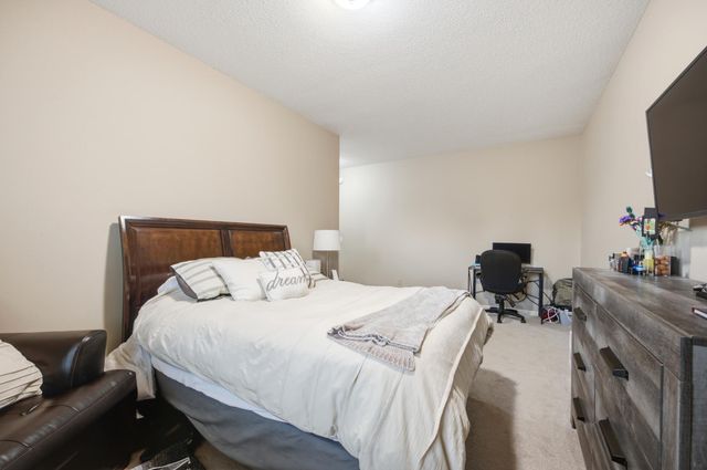 4825 Meadow Creek Drive S, Fargo, ND 58104