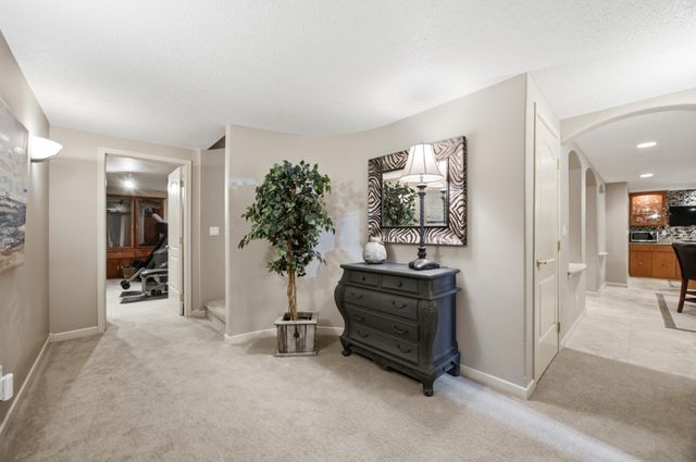 4825 Meadow Creek Drive S, Fargo, ND 58104