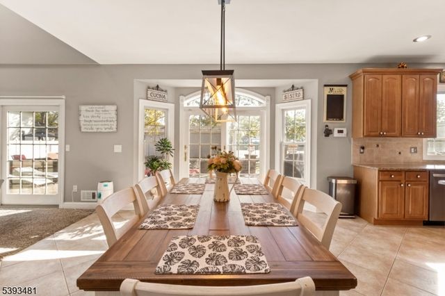 6 Stacey Ct, South Plainfield Boro, NJ 07080