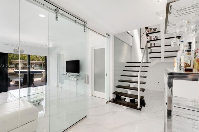 3560 W Fairview St, Miami, FL 33133