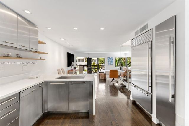 3560 W Fairview St, Miami, FL 33133